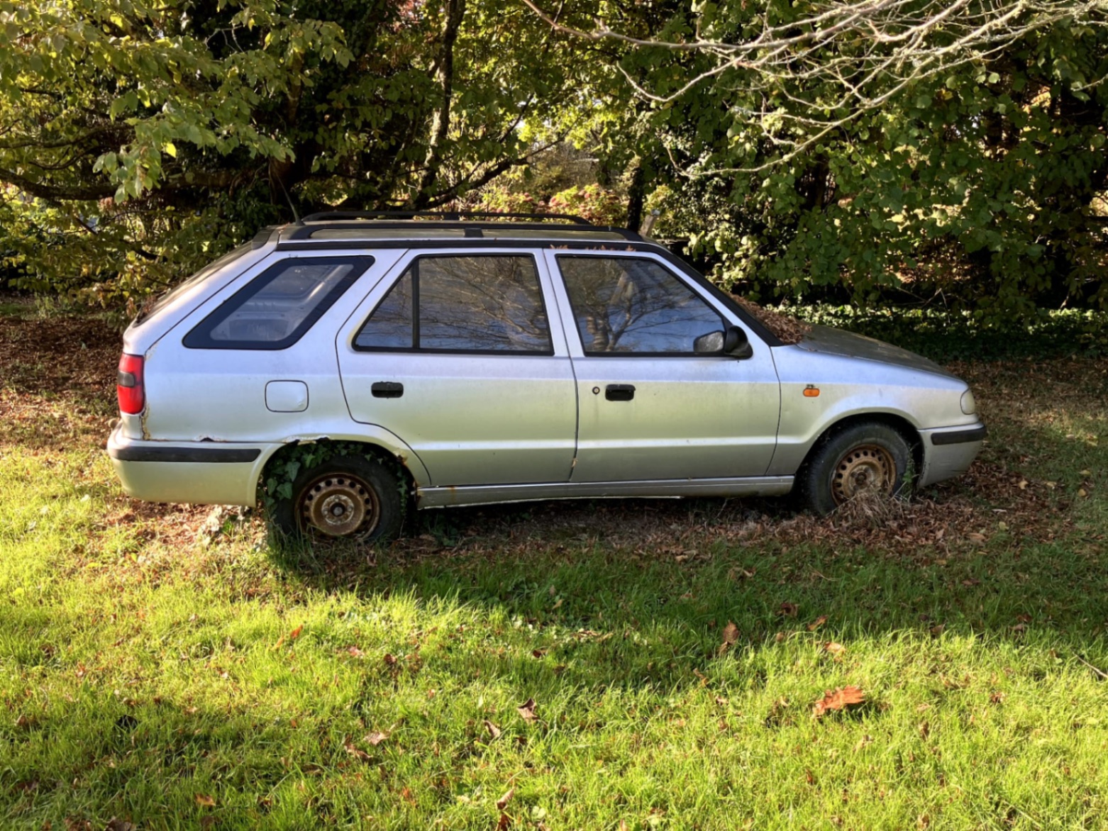 Épave de voiture - ferrailleur